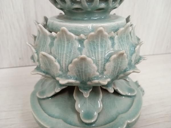 中国 青磁三つ足炉 f2250201 香炉 青磁 三足 海剛 - メルカリ