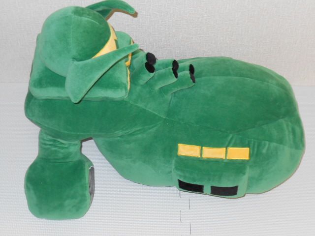 機動戦士ガンダム ひとやすみ戦艦クッション シャア専用 ムサイ タグ付