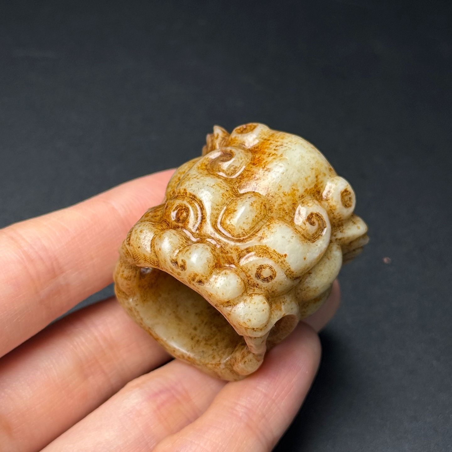 旧家蔵出し 和田玉細密彫 高古件 獣面紋 指輪 根付 裝身具 置物 賞物