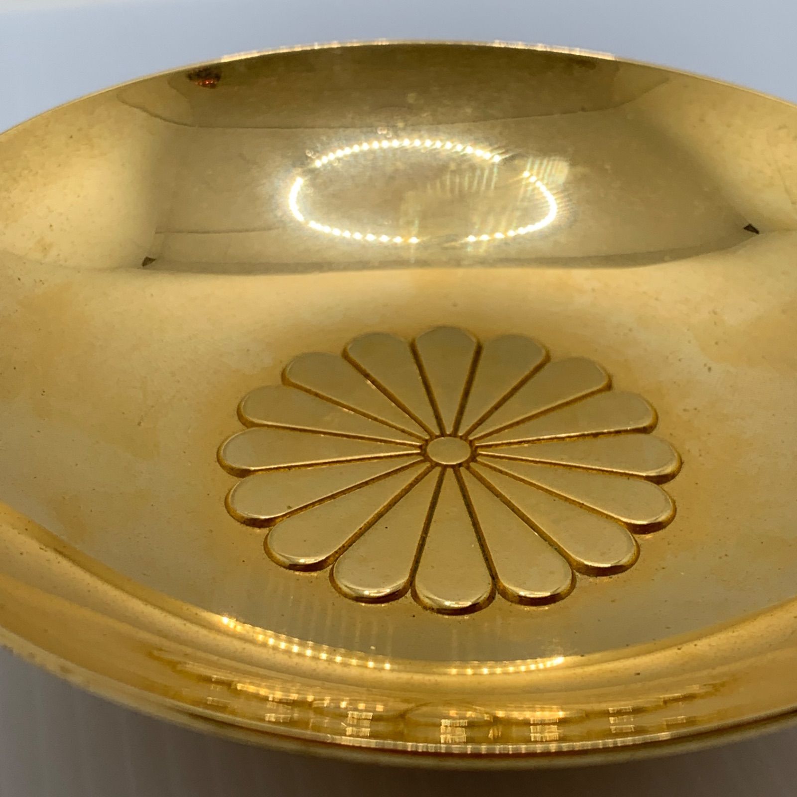 金杯 天皇陛下 御在位五十年記念盃 24Kメッキ刻印 大小 24GP - メルカリ