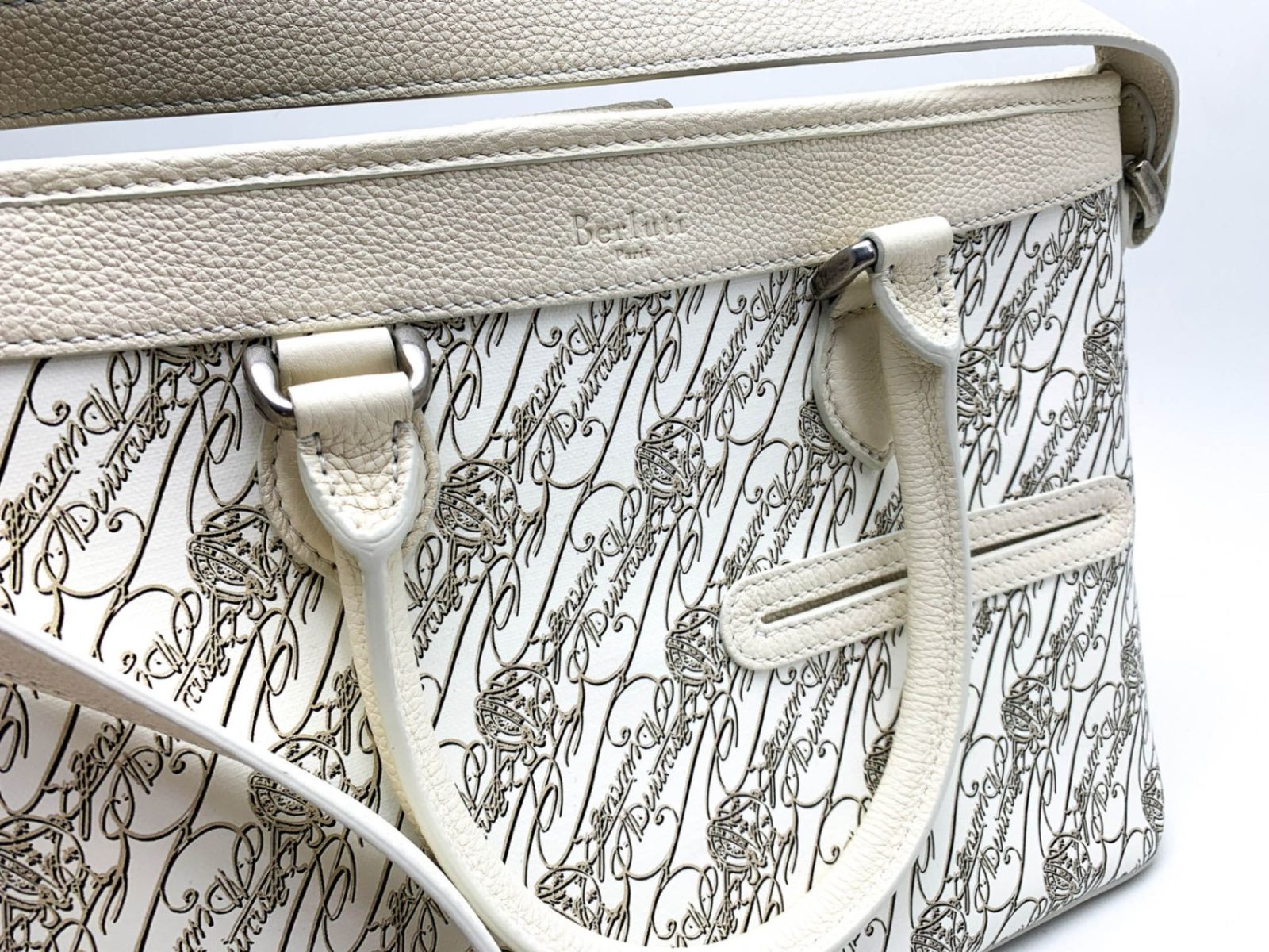 ベルルッティ ネームタグ ホワイト トートバック トゥジュール