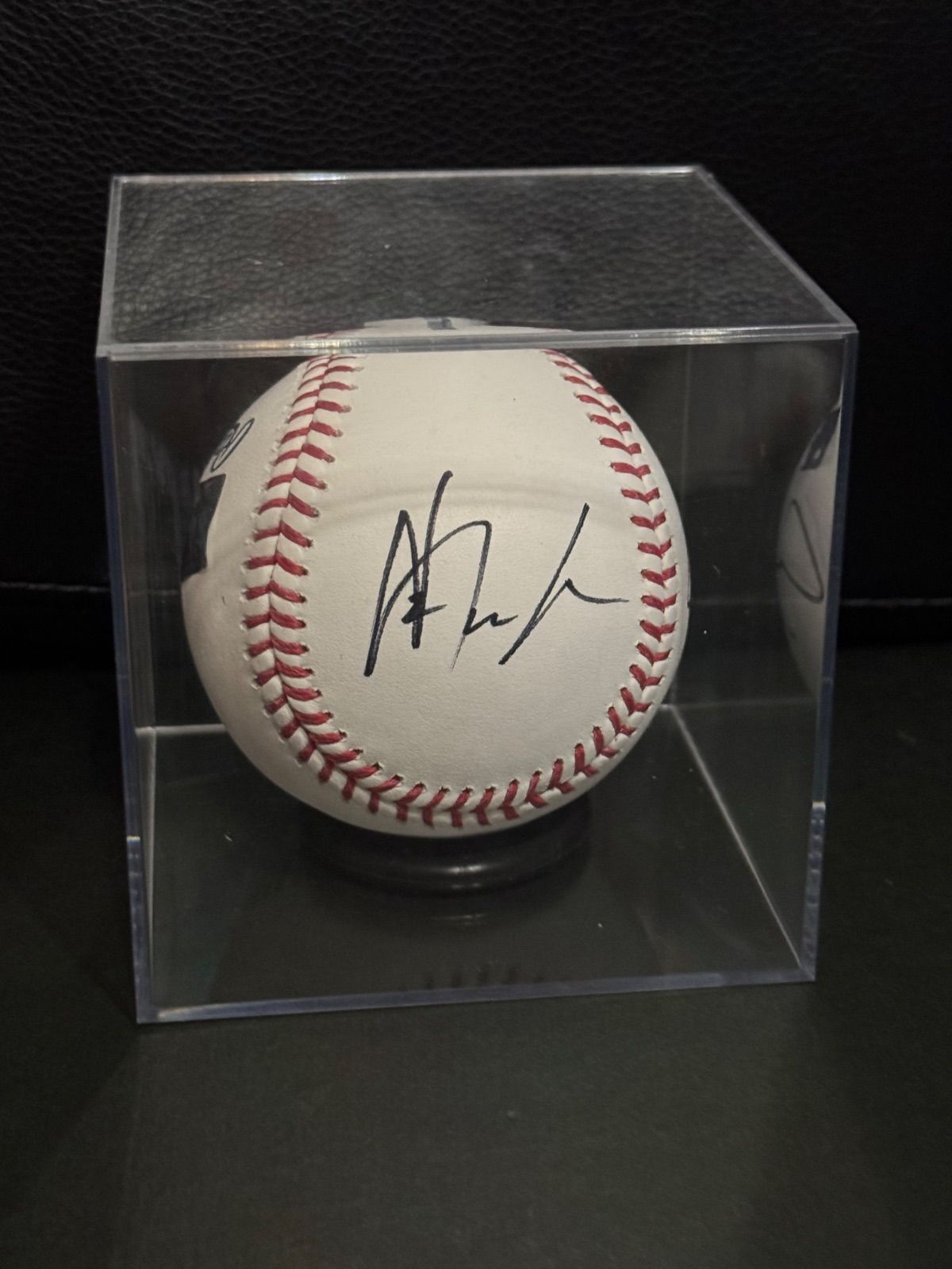 大谷翔平直筆サインボール・MLB公式球・ドジャース・ボールケース付