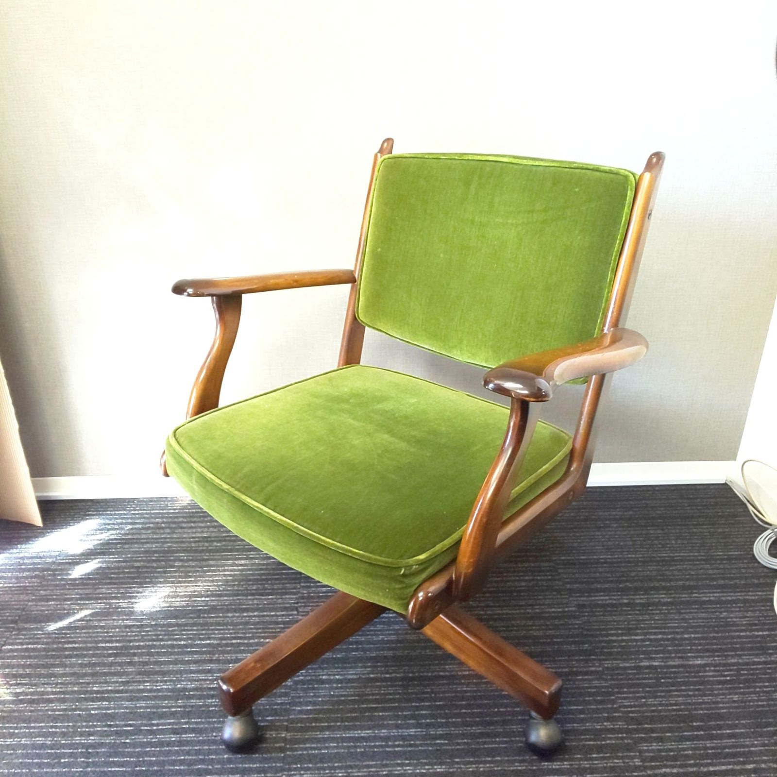 karimoku カリモクデスクチェアコロニアルアームチェアキャスター付