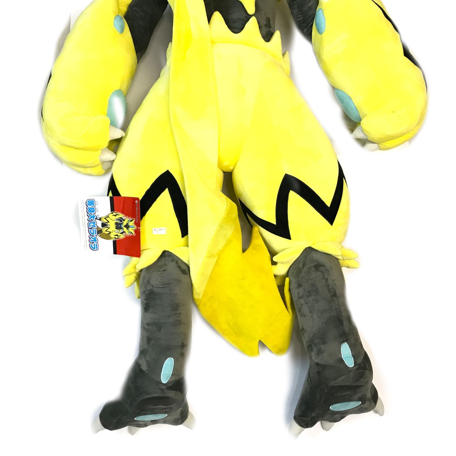 ゼラオラ 等身大 幻のポケモン「ゼラオラ」の等身大ぬいぐるみ登場