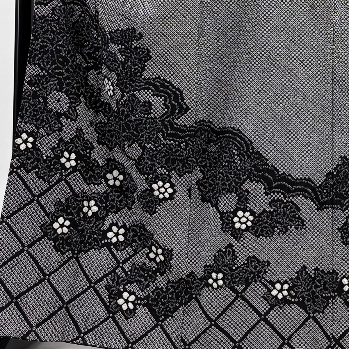 訪問着 身丈165.5cm 裄丈66cm M 袷 草花 雲文 総絞り 黒