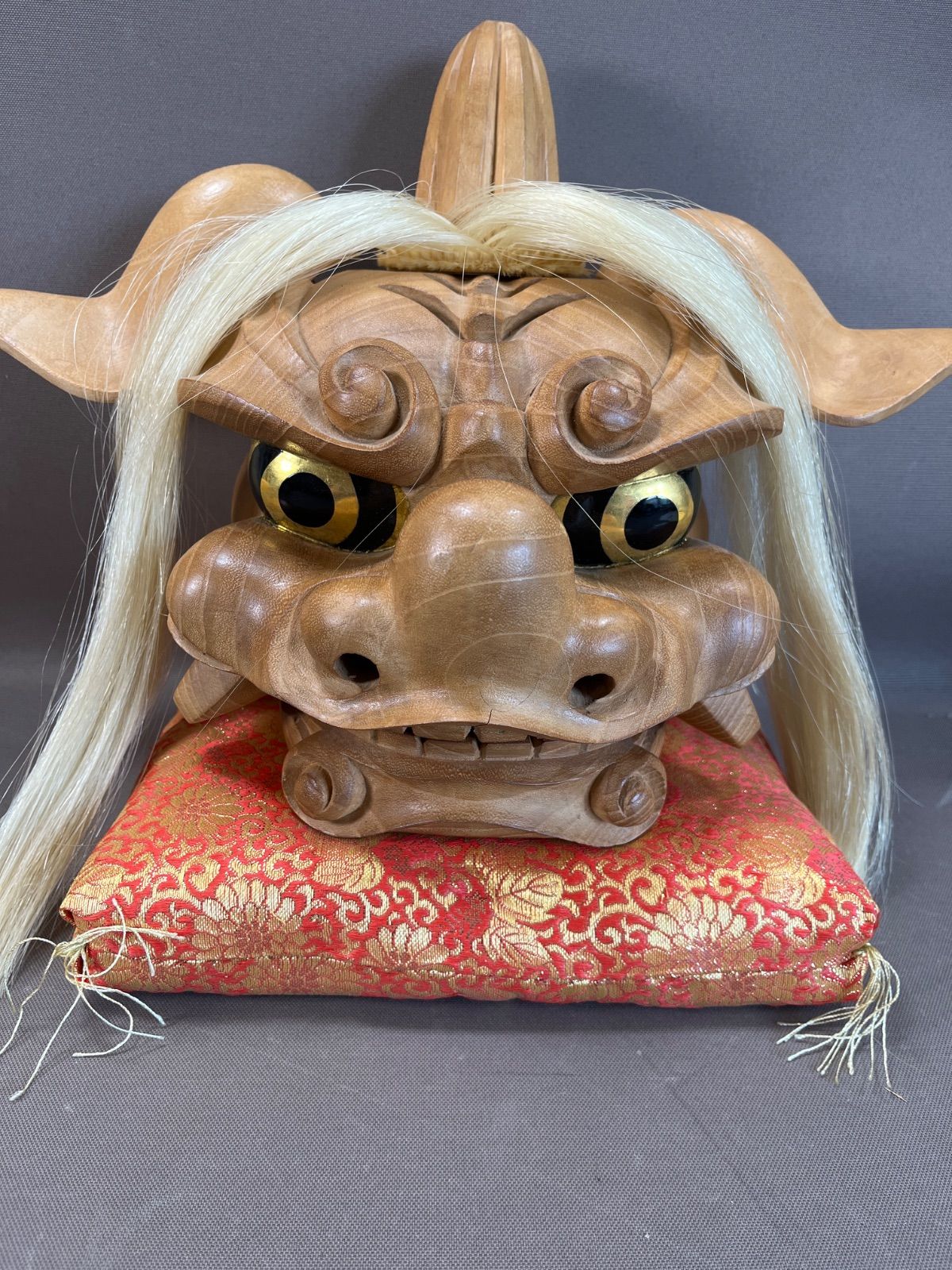 井波彫刻 伝統工芸士 初代 荒井寿斎 作 獅子頭 共箱 共布 栞 座布団