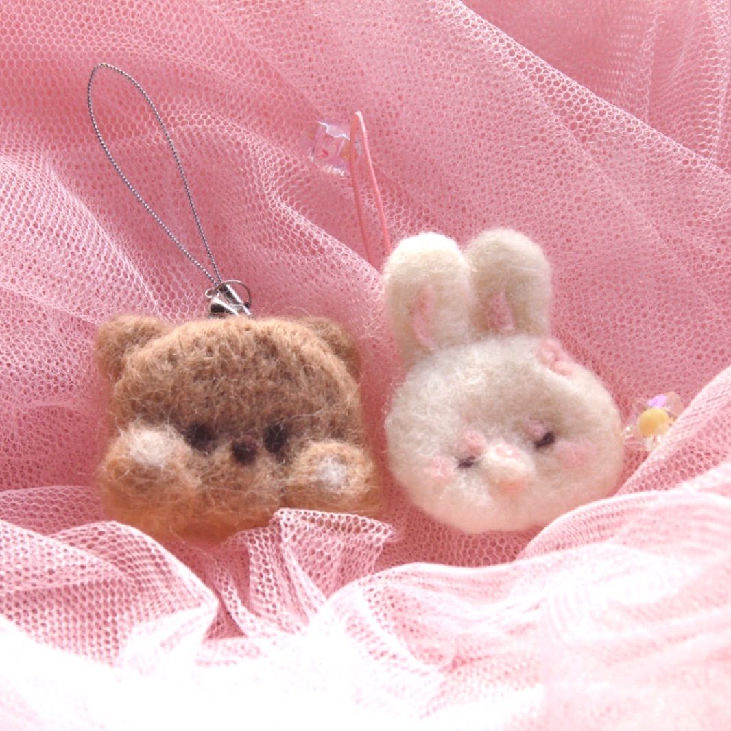 こぶり様 うさぎ 羊毛フェルトストラップ こぶり様 うさぎ 羊毛