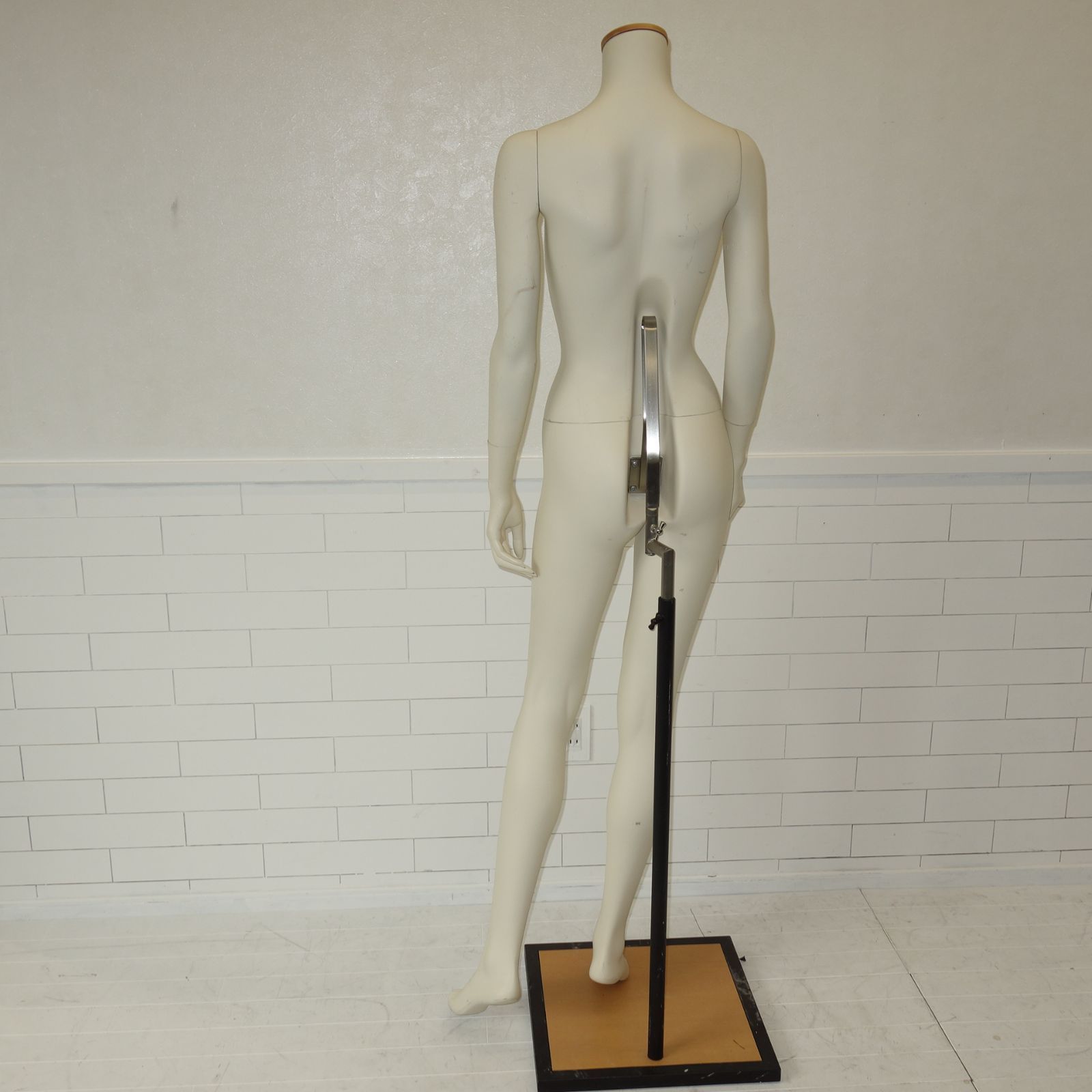 ディスプレイ用婦人マネキン 腰受け ウィメンズ 直立 FRP 衣装展示