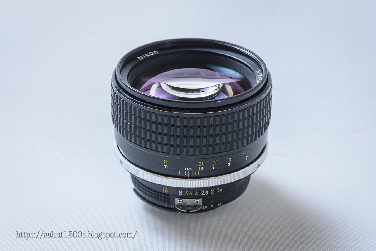 ニッコールレンズのお話】AI Nikkor 85mm F1.4Sで撮る薄暮の町