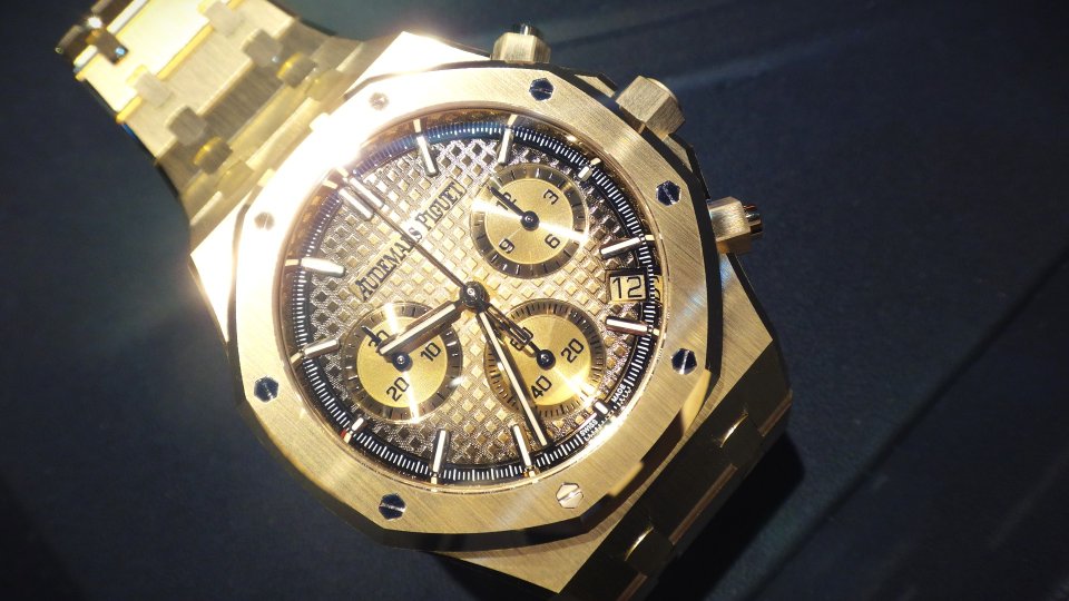 オーデマ ピゲが イエローゴールドの「ロイヤル オーク クロノグラフ