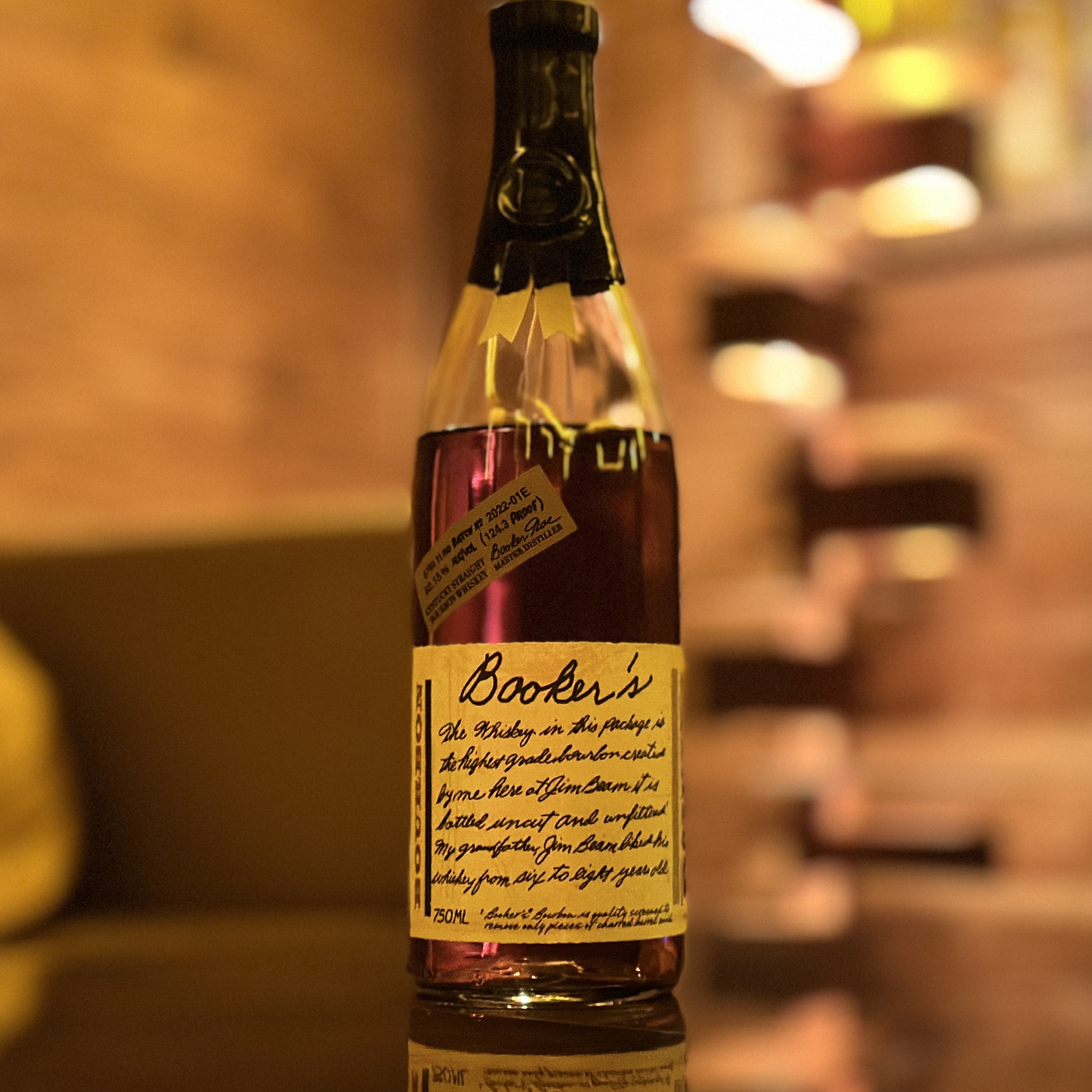 ブッカーズ バーボンウイスキー 少量生産につき入手困難で価格高騰