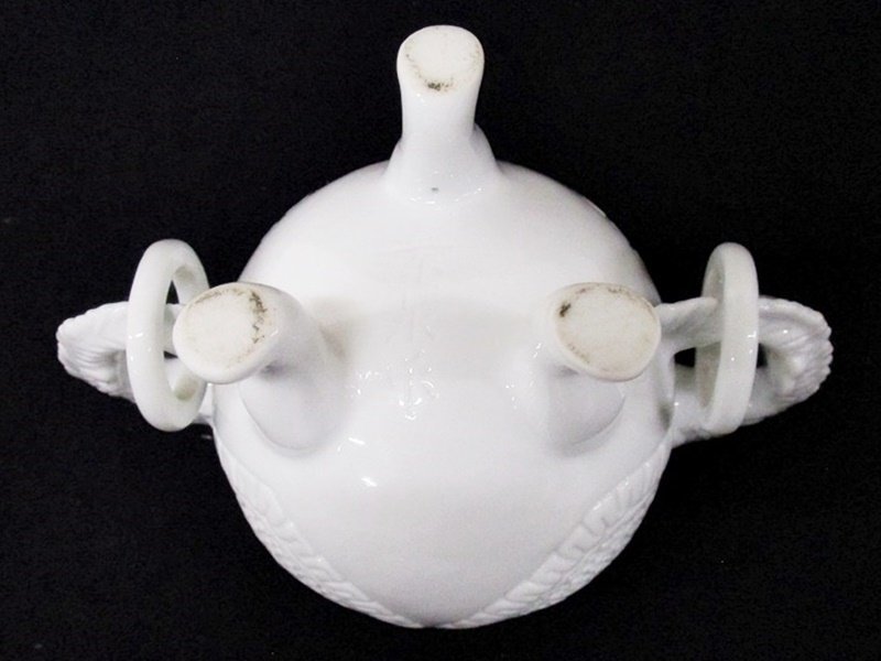 香炉 有田焼 小栗景泉作 白磁透かし彫 三足香炉 象 有田焼 三川内