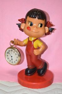 タイムセール中 不二家 新品 ペコちゃんレトロ置き時計 タイムセール中