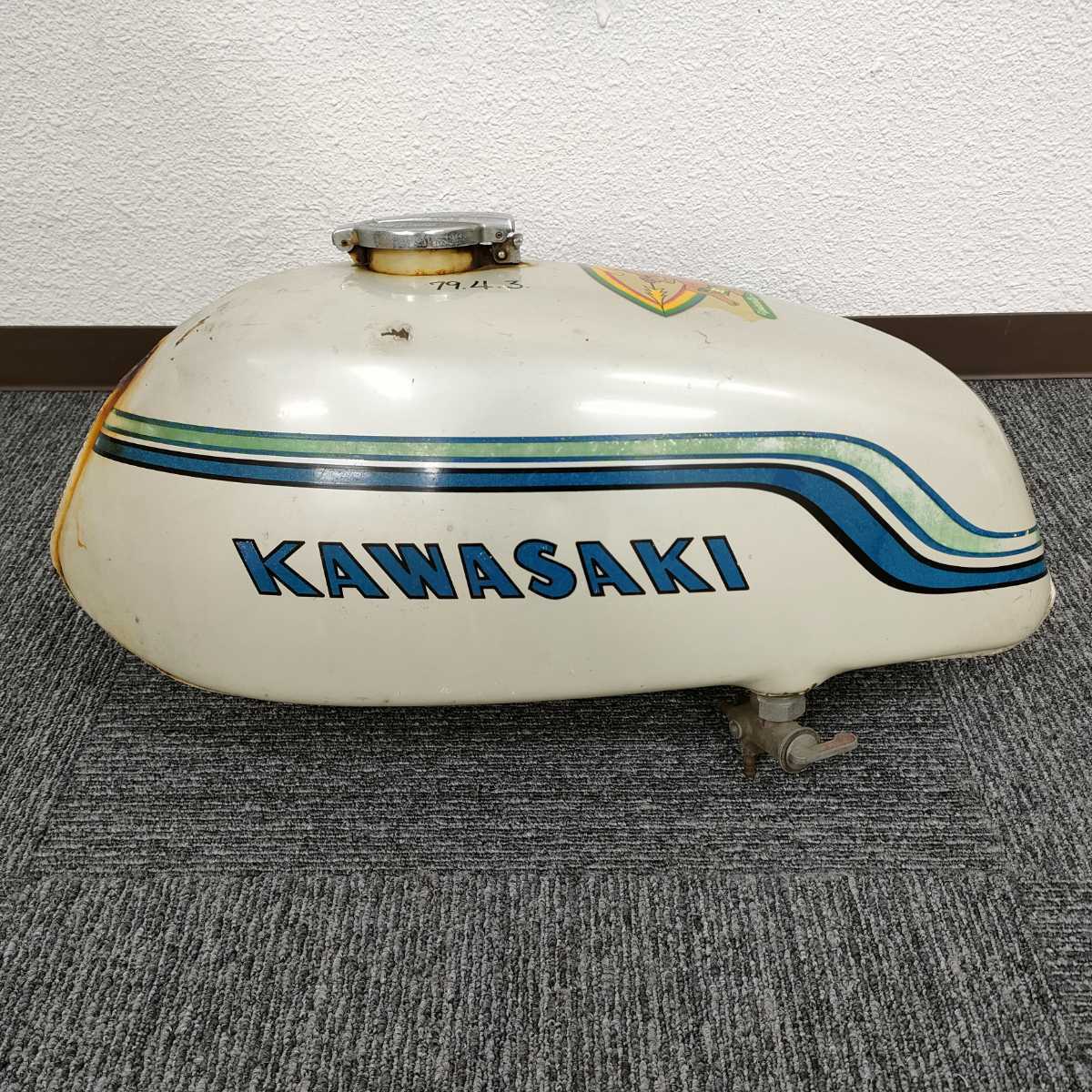KAWASAKI ガソリンタンク カワサキ タンク ジャンク 部品 パーツ