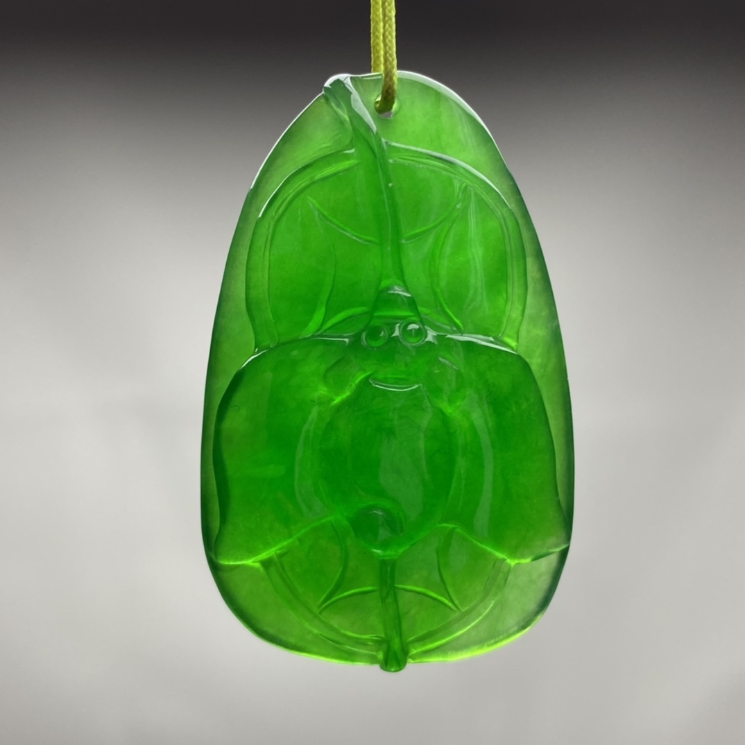 9_Z0426【惠】SG人間国宝 和田玉 雕刻【高氷種翡翠のストラップです】 中国