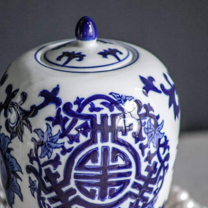 シノワズリの蓋付き 飾り壺 H15.5 | ホームインテリア萬里