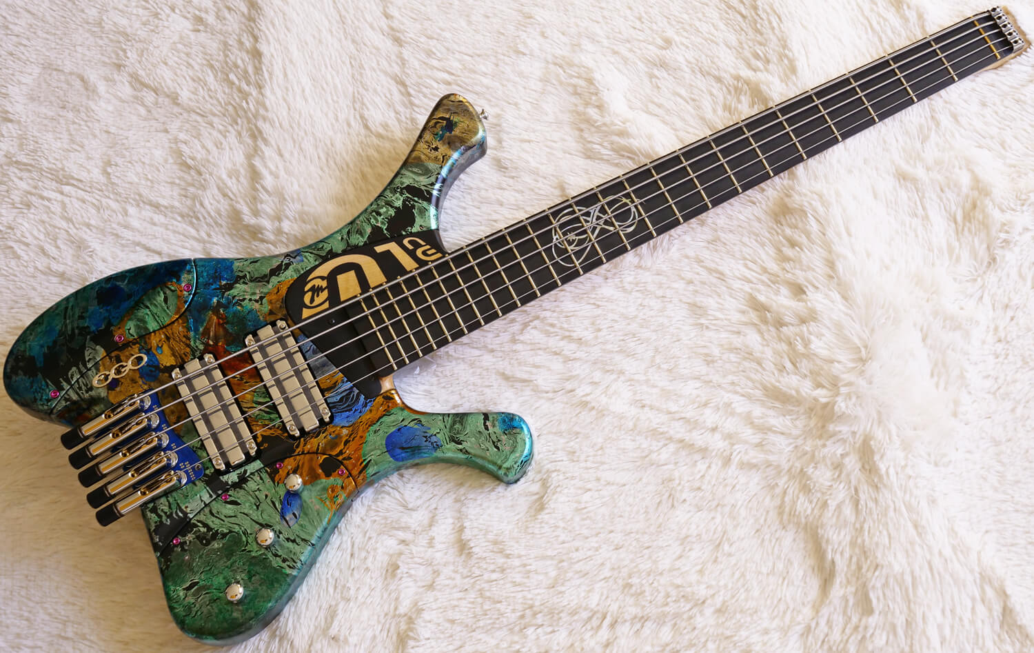 EGO Guitar EGO Bass Mine 6 (ヘッドレス 6弦ベース)