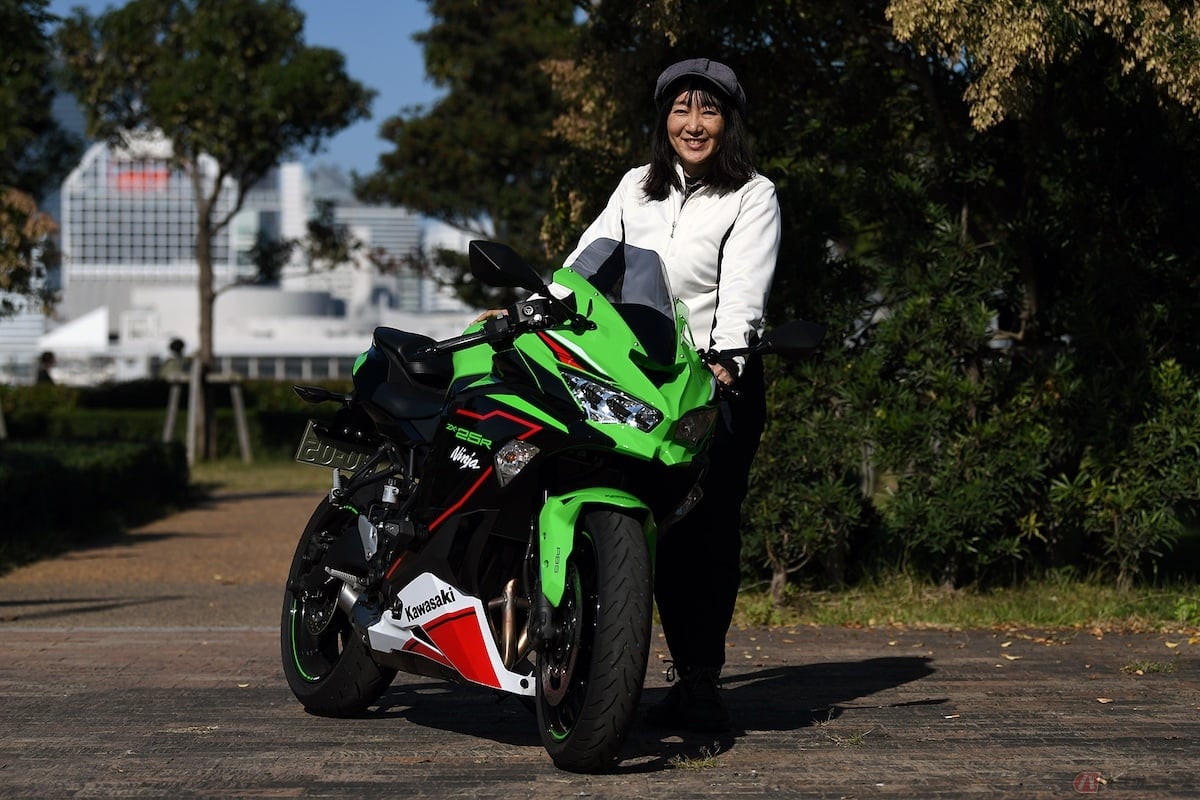 カワサキのフルカウルスポーツ「Ninja ZX-25R SE KRT EDITION」に乗っ