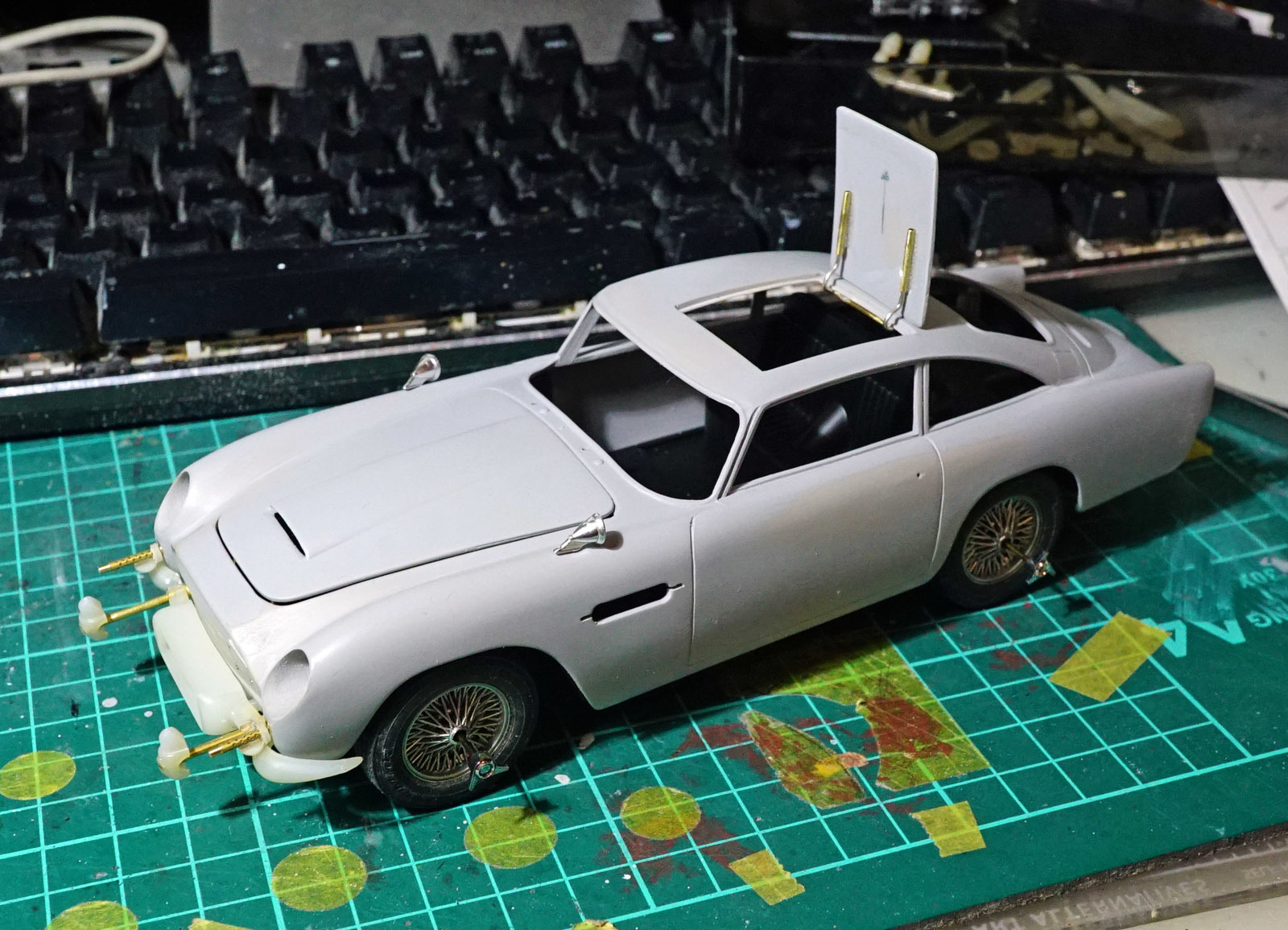 童友社 1/24 アストン マーティン DB5 プラモデル 未組立 DOYUSHA