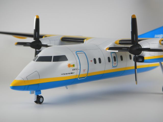 安い 飛行機 模型 1/100 航空機 琉球エアーコミューター DHC8-Q400
