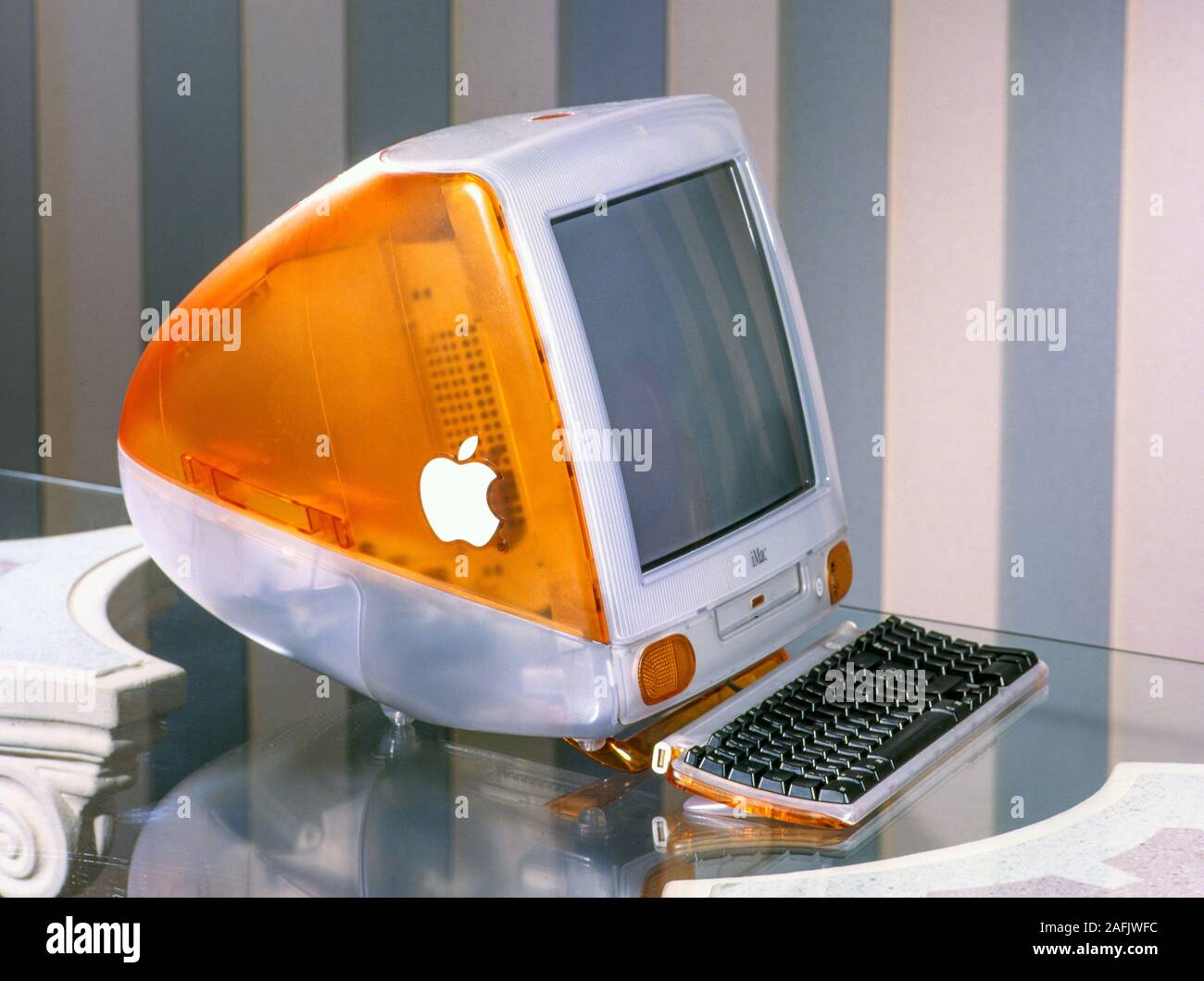 初代 iMac G3 タンジェリン ( Mac OS 8.6) 初代 iMac タンジェリン Mac