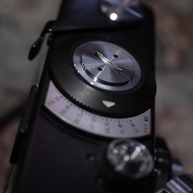 シンプルで精巧な喜び。Rollei 35 LEDと、アクセサリーの楽しみ