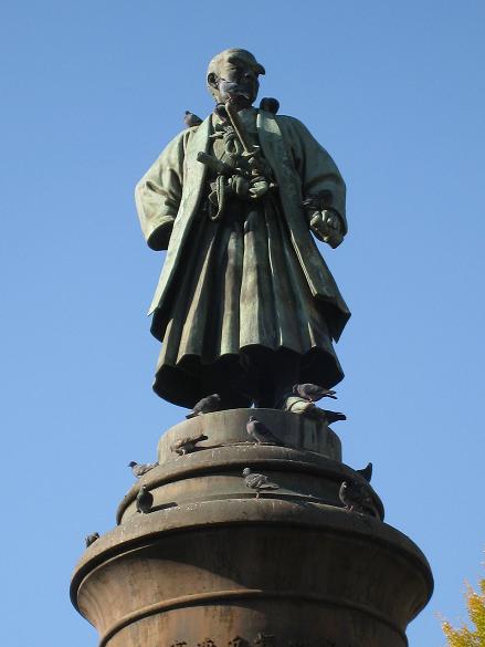 大村益次郎銅像｜城の旅への城写見(じょうしゃけん）