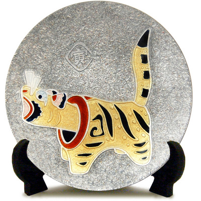 丸形銀彩干支飾皿 | 安藤七宝店カタログサイト