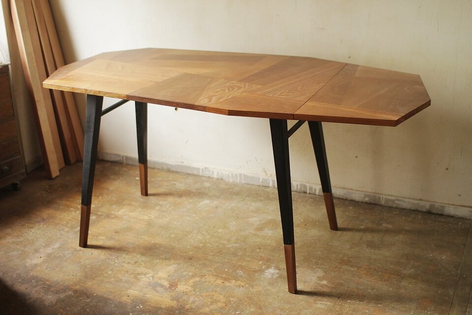 寄せ木のバタフライテーブル／鉄脚 | iichi 日々の暮らしを心地よく