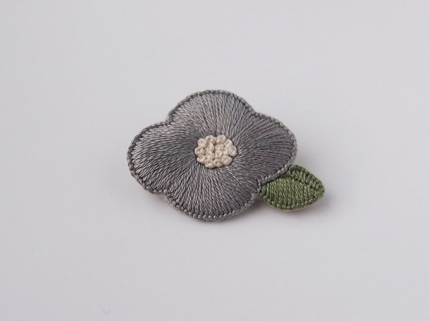愛らしいお花のサークルのブローチ （株）GSTV 愛らしいお花のサークル