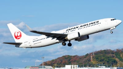 JA329J - Boeing 737-846 - Japan Airlines - Flightradar24