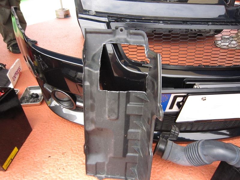 TM SQUARE カーボンインテークボックス取付（スズキ スイフトスポーツ