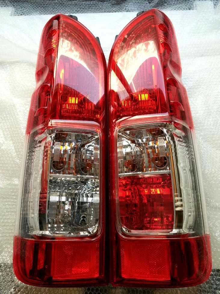 ハイエース8型テールランプ寒冷地仕様