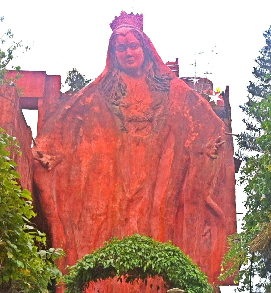 タガイタイ】大きなマリア像＊マナワグ教会の聖母(Tierra de Maria