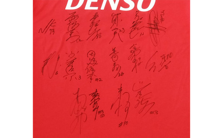 No.343 デンソーアイリス 全選手サイン入り半袖Tシャツ（赤、XLサイズ