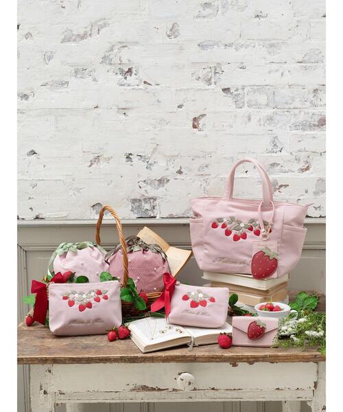 Maison de FLEUR（メゾンドフルール）の「いちご刺繍サイドポケット