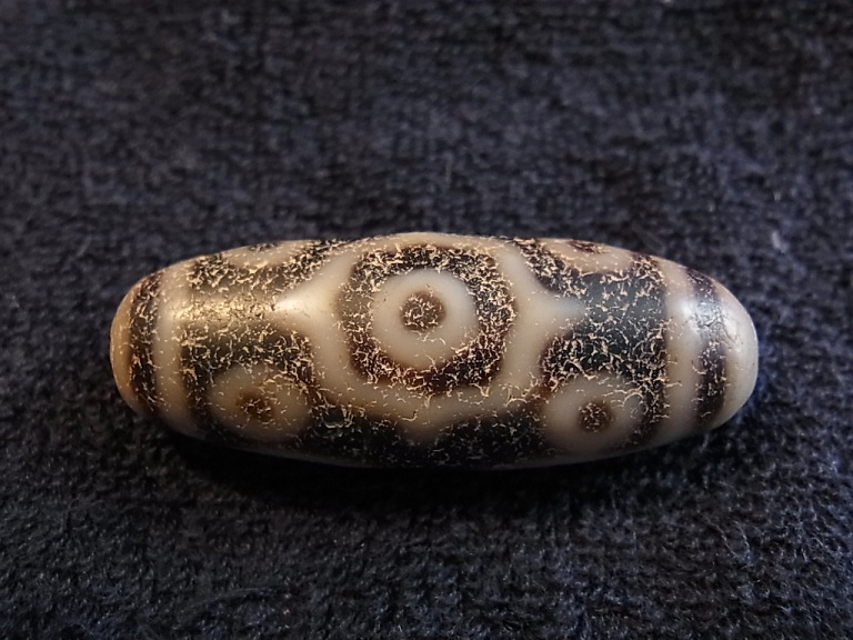 052 天珠 楕円形 虎牙蓮花天珠 dzibeads！ ジービーズ(dzi with tiger