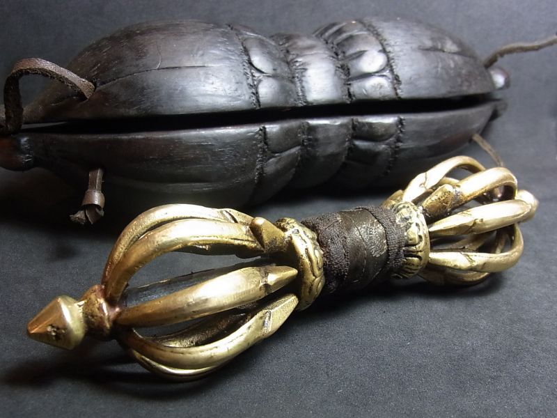 チベット密教法具 九鈷杵（アンティークゴールド）-大 ◇チベット密教