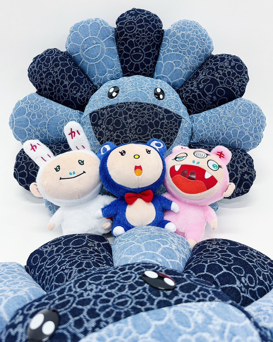 Yotuberヒカル】カイカイキキ 村上隆 クッション kaikaikiki Takashi