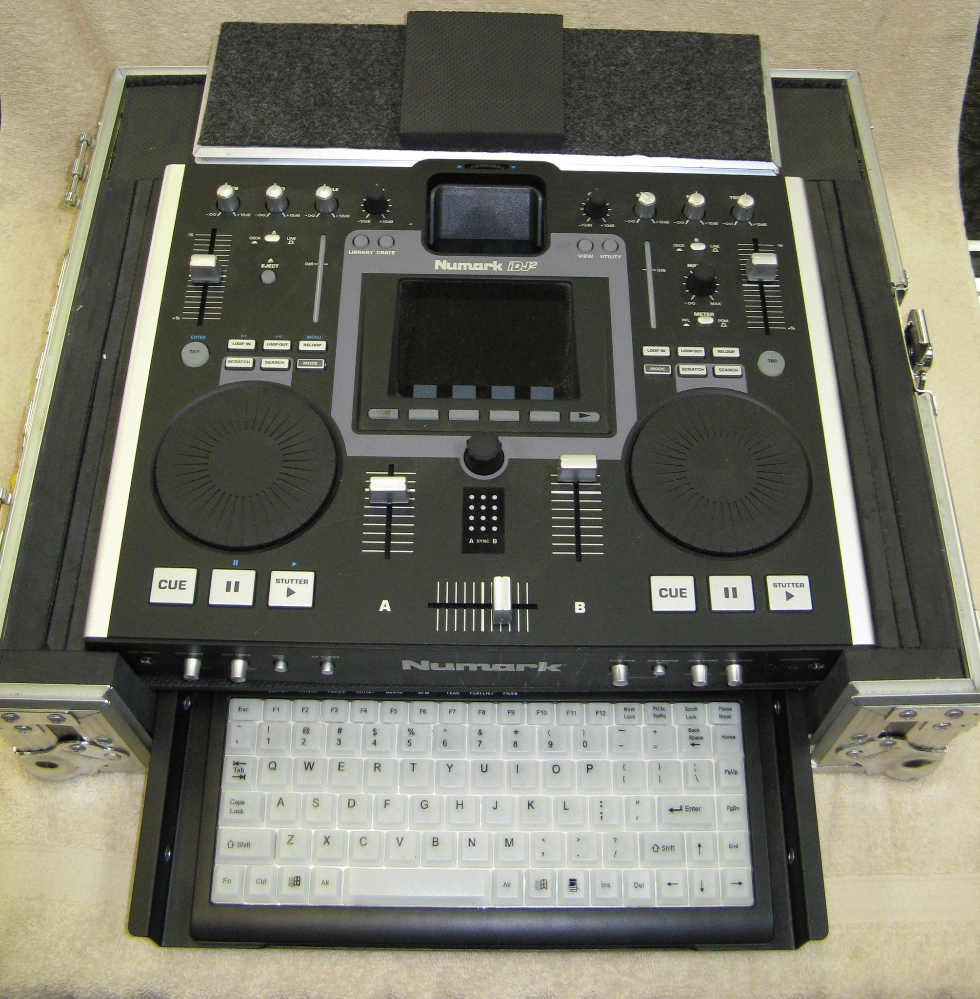 Numark iDJ2 with Keyboard & Case | Chicago Pawners & Jewelers