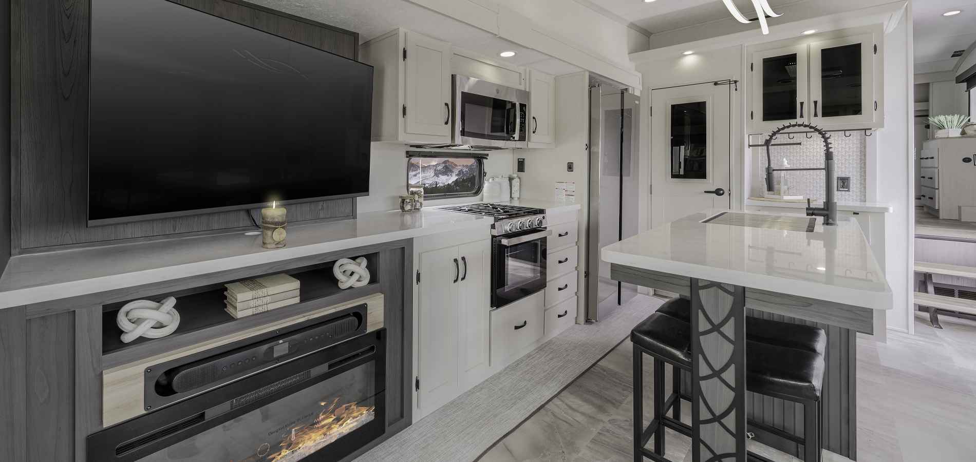 Chaparral Fifth Wheels - Coachmen RV