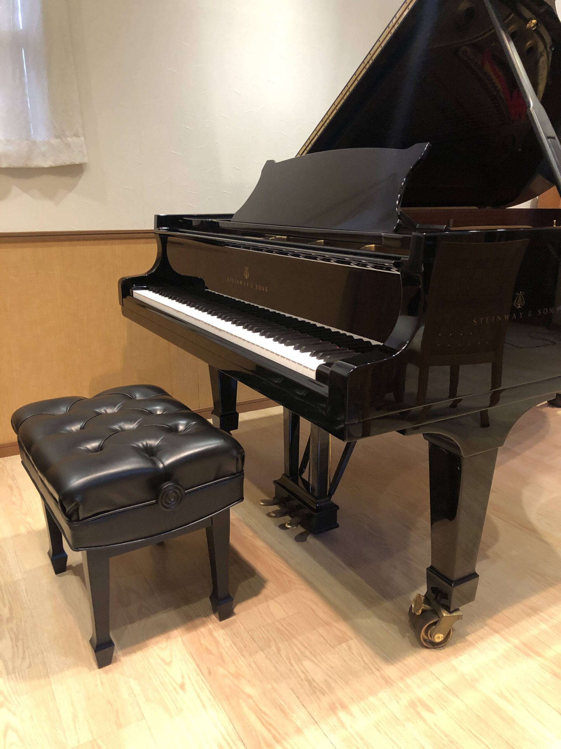 スタインウェイピアノ椅子修理・販売 - ピアノ調律・椅子修理 音楽教室