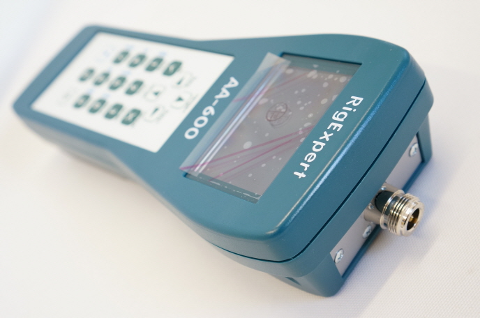 取り扱い終了・完売】AA-600 AA600 0.1～600MHzアンテナアナライザー