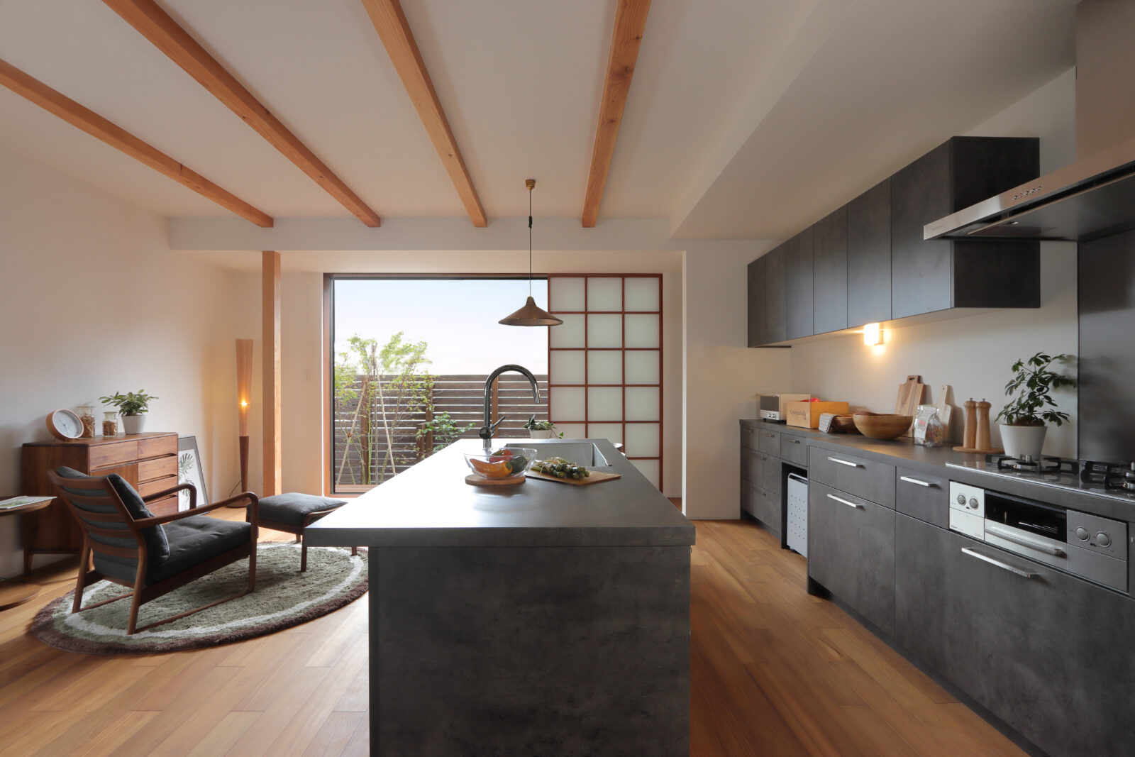 障子を通して柔らかい光が広がる、 和モダンな住まい 「縁福の家