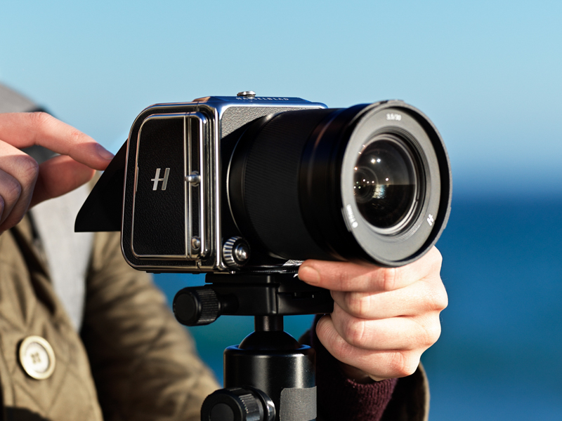 ハッセルブラッド、中判ミラーレス「907X 50C」を今秋発売 - デジカメ