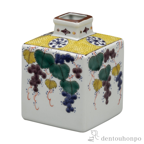 九谷焼 ブドウ絵柄の花瓶 陶器製 伝統工芸品 九谷焼 ブドウ絵柄の花瓶