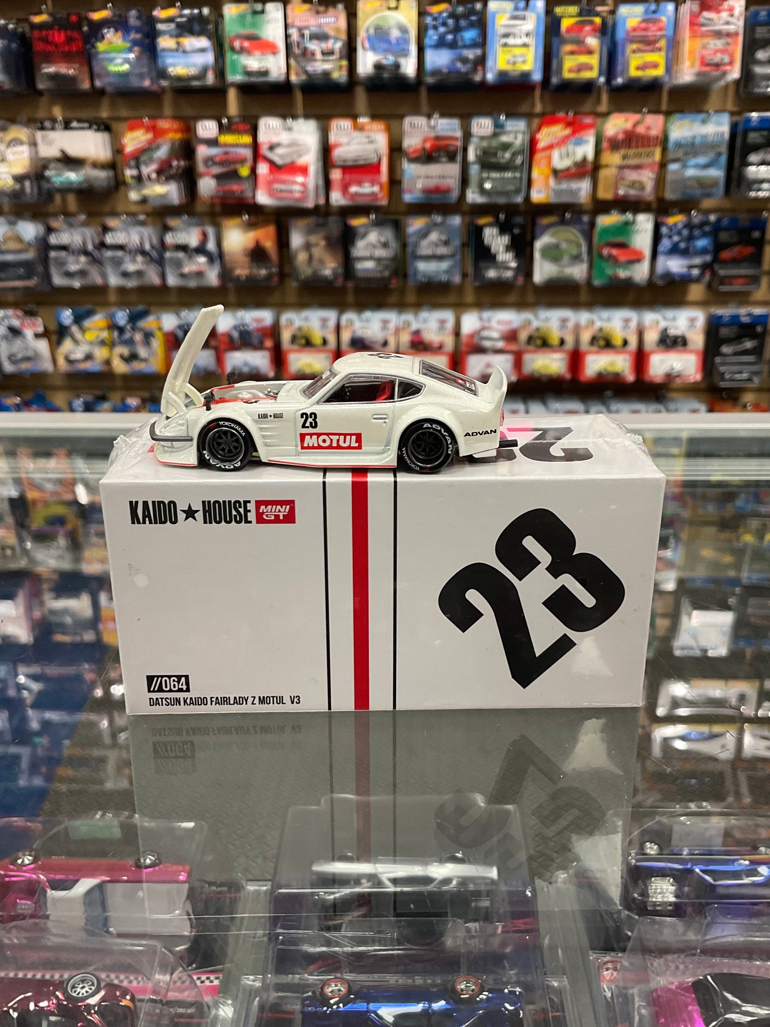 Kaido House 64 Datsun Kaido Fairlady Z Motul V3 – Diecastz