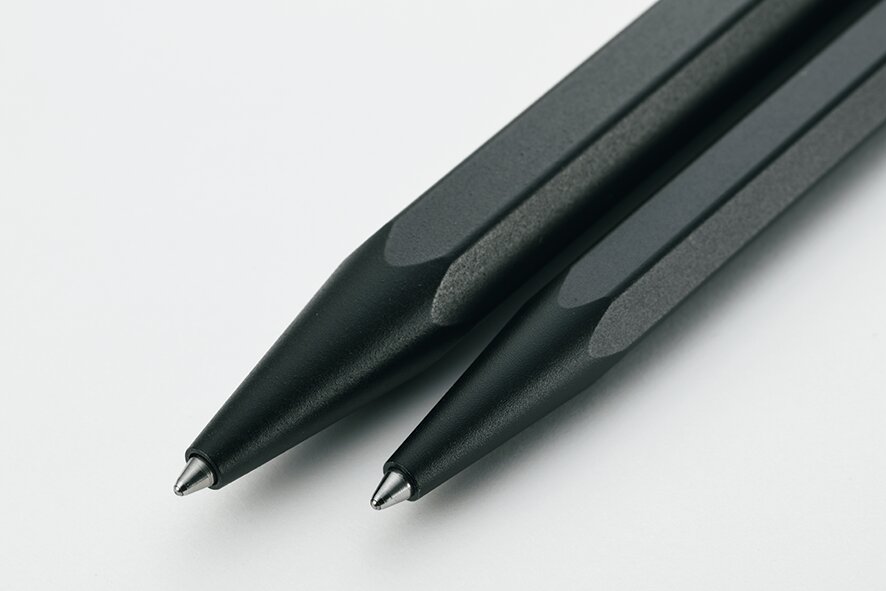 カランダッシュ鉛筆と黒インクのボールペン M109936011新 発売