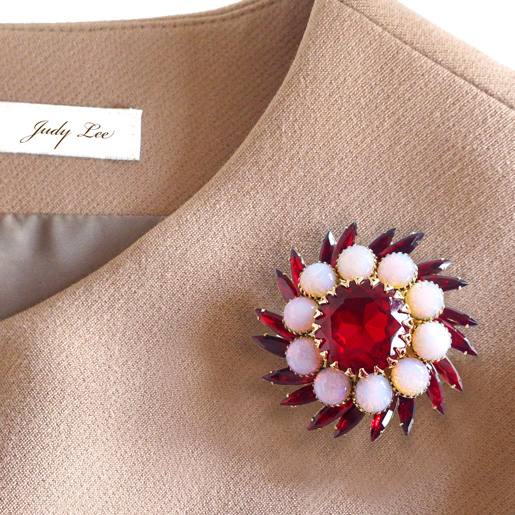 ジュディーリー レッドオパール ブローチ | 送料無料 - コスチューム