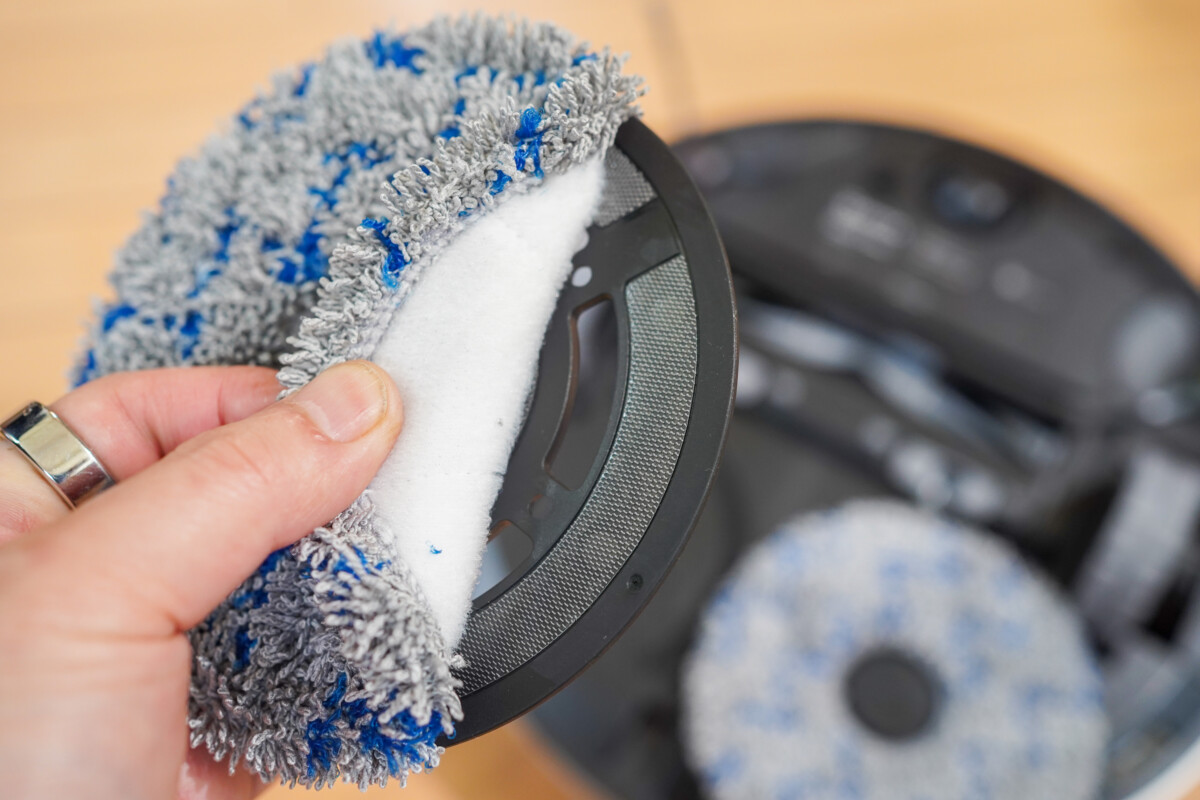 ついにモップの自動洗浄に対応。ロボット掃除機「ECOVACS DEEBOT X1